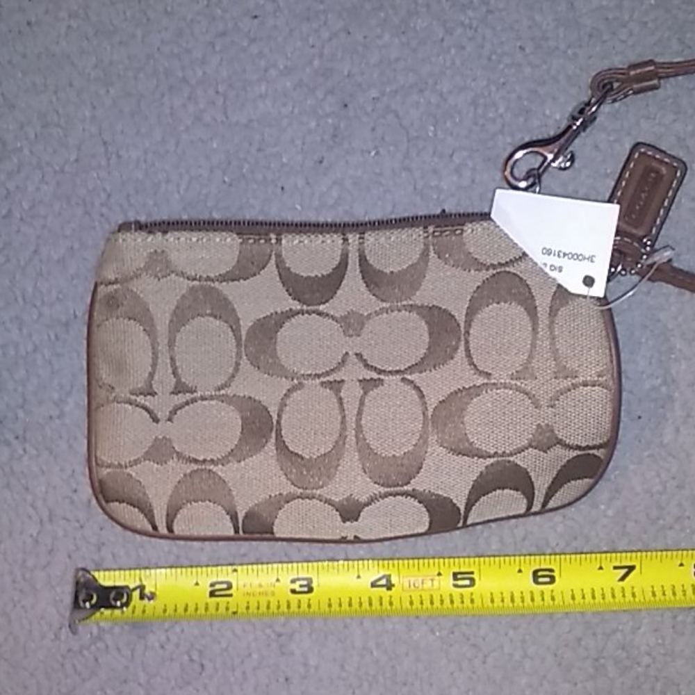 NWT! Coach wristlet